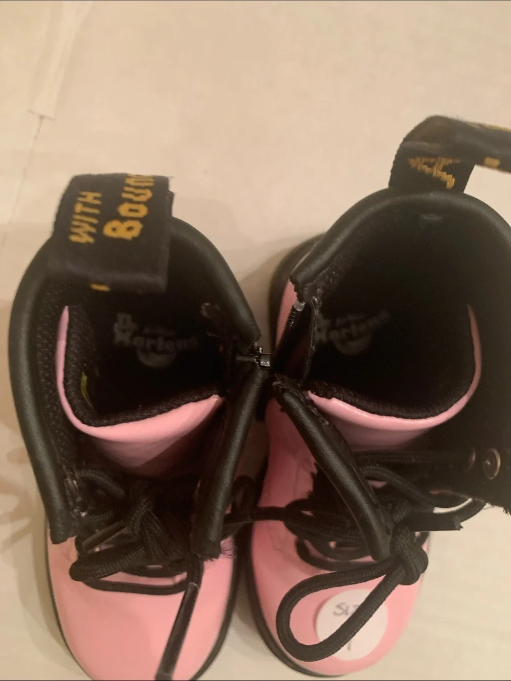 EUC Doc Martins 1460 Little Girl size 7 Pink Patent Leather